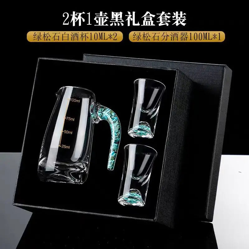 wine glass set is light and luxurious, equipped with a small wine cup, a crystal glass wine glass separator and a strong