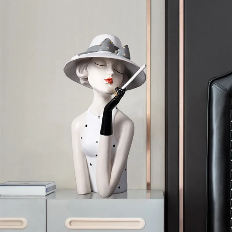 Light Luxury Girl High-Level Sense Ornaments, Living Room Decor, TV Cabinet Desktop, Statue, Shop Window Decor, Crafts, Gift