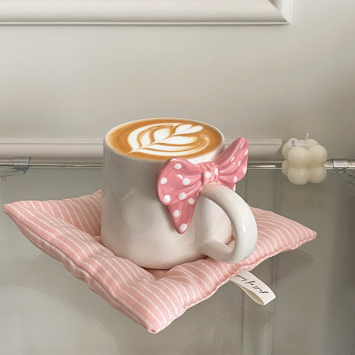 1Pc Polka Dot Bow Mug, Creative Bow Handle Ceramic Mug, Exquisite Polka Dot Design, Suitable for Home Decoration, Living Room Bedroom Dining Table Drinking Water, Party Gathering, Candlelight Dinner, Gift Giving