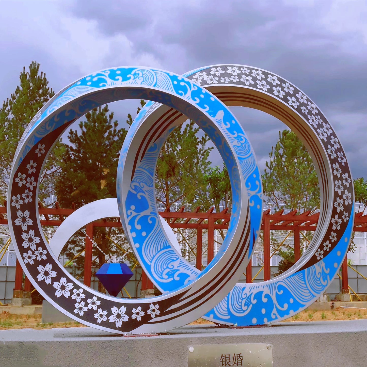 Factory Custom Fiberglass Sculpture Large Statues Pop Art for Outdoor Decoration